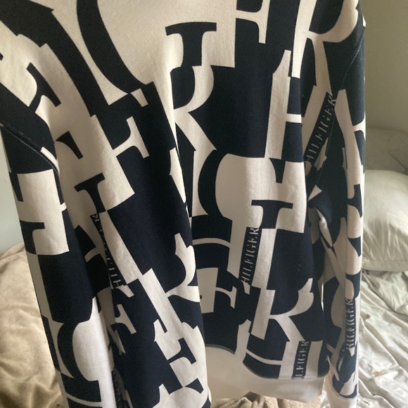 Tommy Hilfiger hoody - Picture 1 of 3